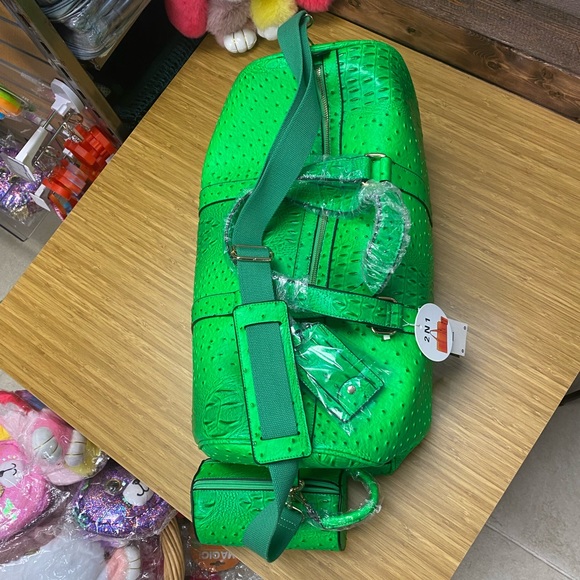 Le Miel Ostrich XL Neon Green weekender duffel bag. new w tags! - Picture 4 of 5